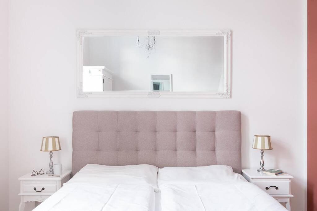 Sc 05 By Rockchair Apartments L Superhost Status L 2 Bedrooms Boxspringbeds Balcony Elevator - Cozy Family & Business Flair Welcomes You! Berlin Luaran gambar