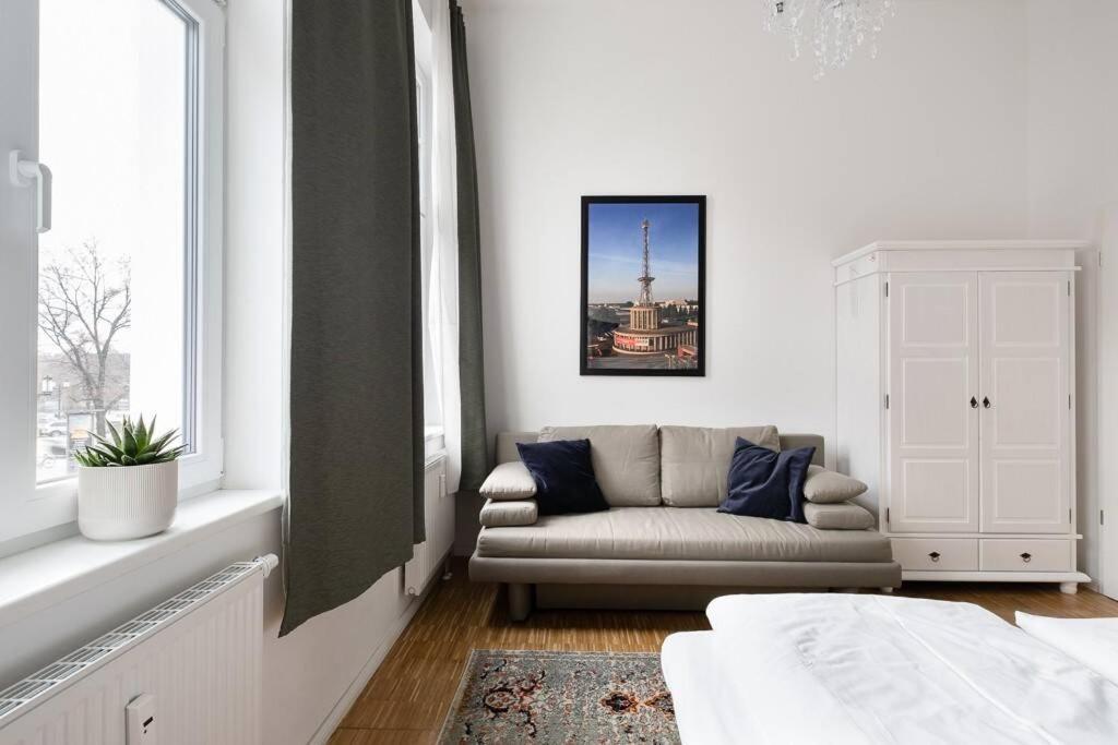 Sc 05 By Rockchair Apartments L Superhost Status L 2 Bedrooms Boxspringbeds Balcony Elevator - Cozy Family & Business Flair Welcomes You! Berlin Luaran gambar