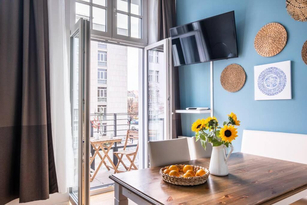 Sc 05 By Rockchair Apartments L Superhost Status L 2 Bedrooms Boxspringbeds Balcony Elevator - Cozy Family & Business Flair Welcomes You! Berlin Luaran gambar