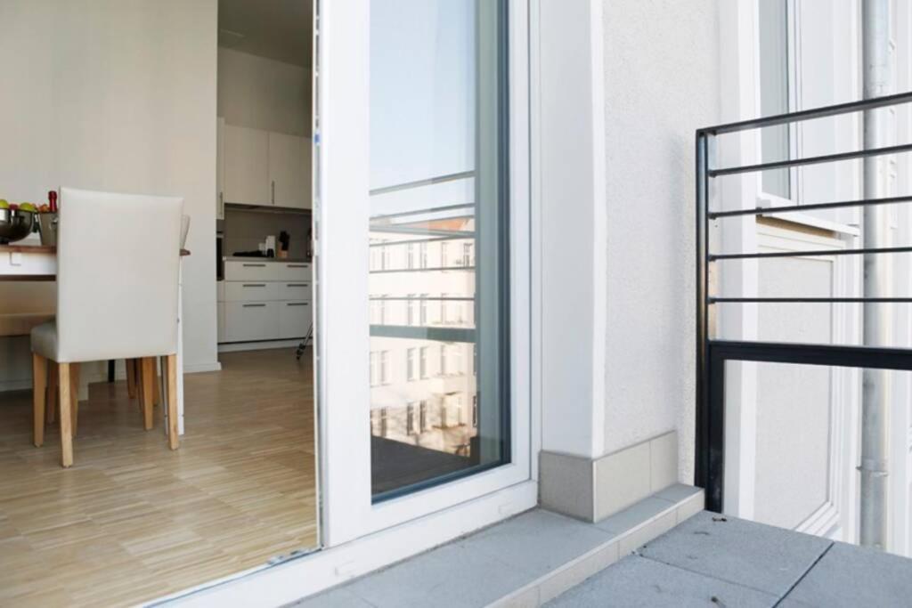 Sc 05 By Rockchair Apartments L Superhost Status L 2 Bedrooms Boxspringbeds Balcony Elevator - Cozy Family & Business Flair Welcomes You! Berlin Luaran gambar