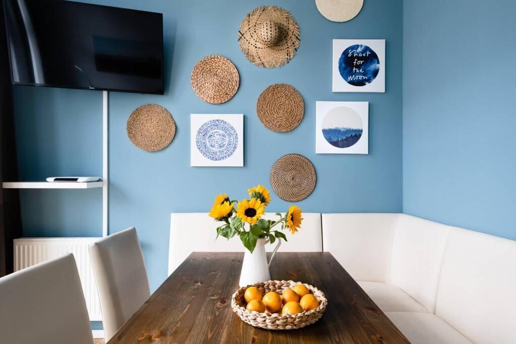 Sc 05 By Rockchair Apartments L Superhost Status L 2 Bedrooms Boxspringbeds Balcony Elevator - Cozy Family & Business Flair Welcomes You! Berlin Luaran gambar